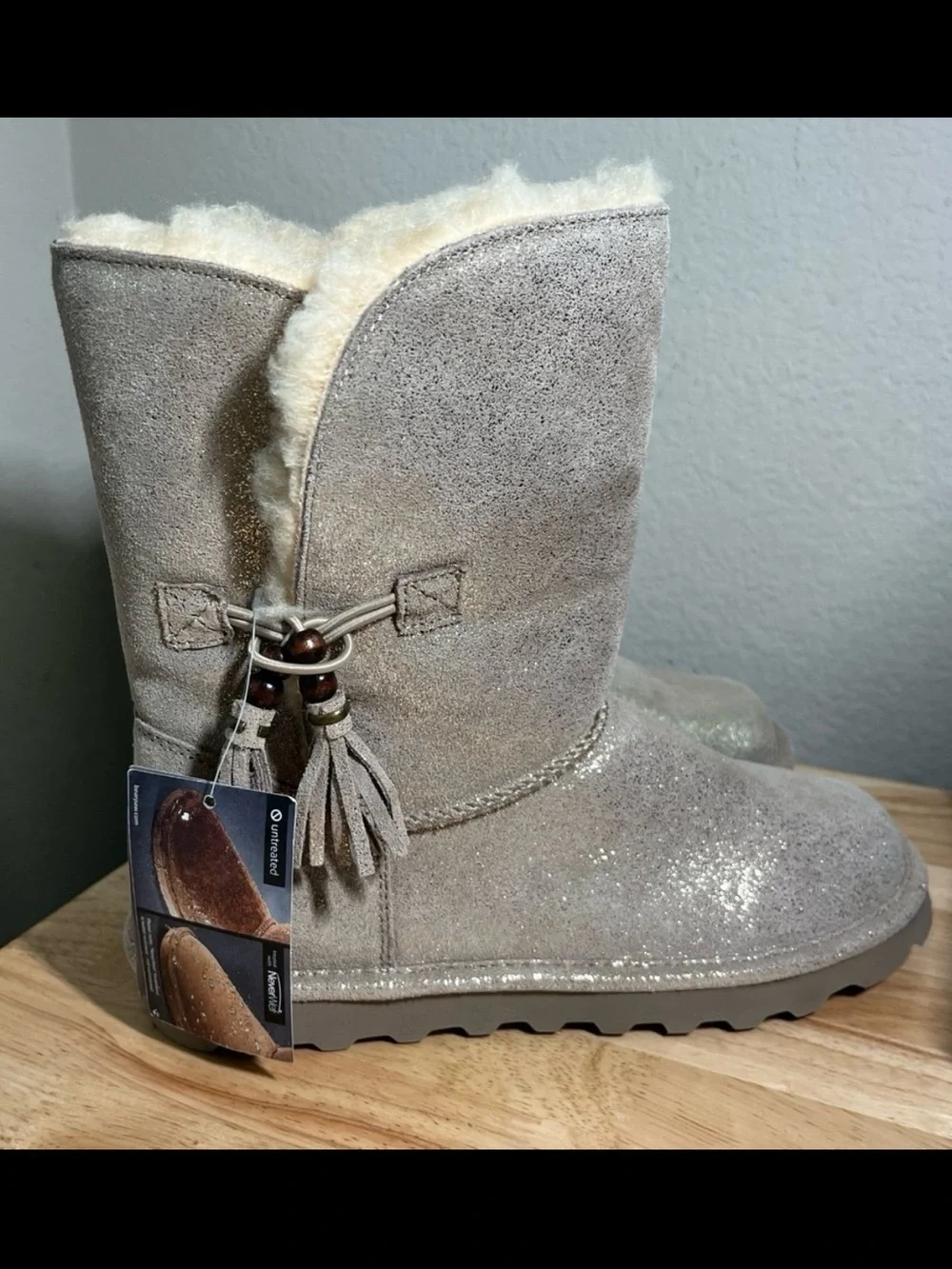 BEARPAW Mariana Fur Metallic Boots Sparkly Tassle NWT Women’s Size 8